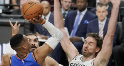 Nba: successi esterni per Golden State e Houston, Westbrook trascina Oklahoma