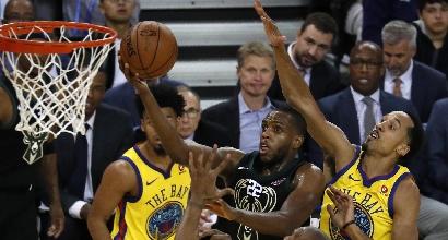 Antetokounmpo stende Golden State, San Antonio continua a volare