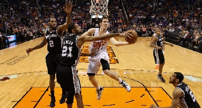 Nba: Bargnani e Belinelli sorridono, ok Knicks e Spurs Nba: Bargnani e Belinelli sorridono, ok Knicks e Spurs