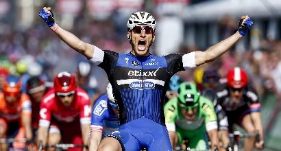 Giro 2016, 2a tappa: Kittel imperiale, urrà in volata