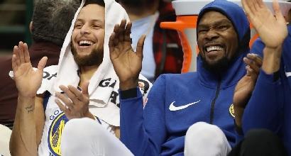 Basket, Nba: vola Golden State, si spegne la luce per i Cavaliers
