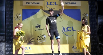 Froome sul podio (Reuters) Froome sul podio (Reuters)