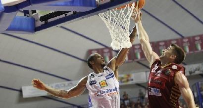 Basket, playoff Serie A: Venezia espugna il PalaTrento e vola sul 2-1