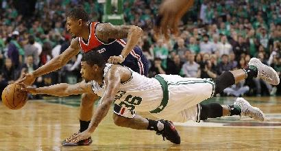 Basket, playoff Nba: Thomas e Olynyk portano i Celtics in finale di conference