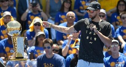 Nba, Curry diventa il più pagato: 40,2 milioni di dollari all'anno