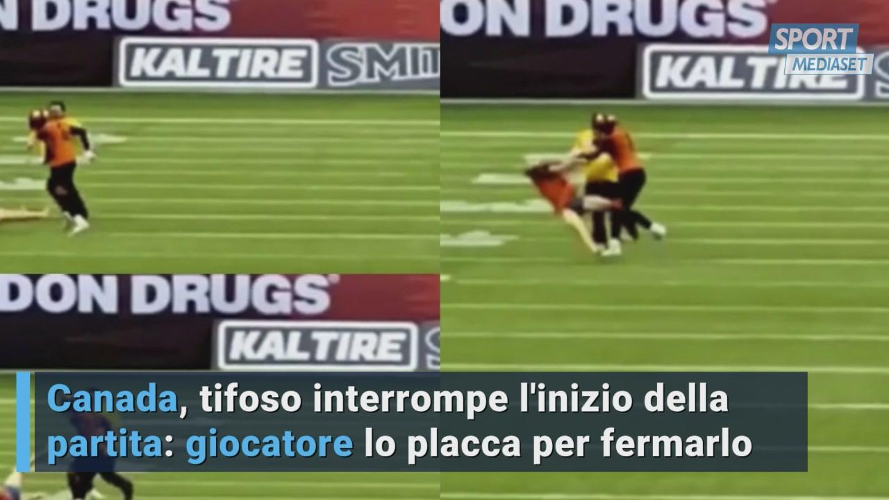 Canada, tifoso interrompe l'inizio della partita: giocatore lo placca per fermarlo