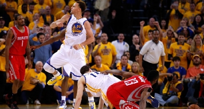 Nba, playoff: Harden non basta, Warriors sul 2-0