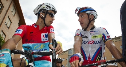 Vuelta 2015, 13a tappa: impresa di Oliveira, Aru sempre in rossa