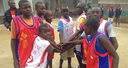 Slums Dunk: Bruno Cerella porta il basket in Africa Slums Dunk: Bruno Cerella porta il basket in Africa