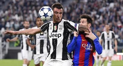Mandzukic e Messi (LaPresse)