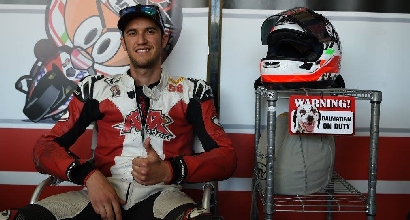 Supersport, caduta e dito amputato per Baldolini