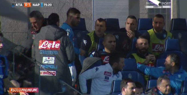 Napoli, Insigne furioso dopo la sostituzione. Sarri: "Stai zitto e siediti"
