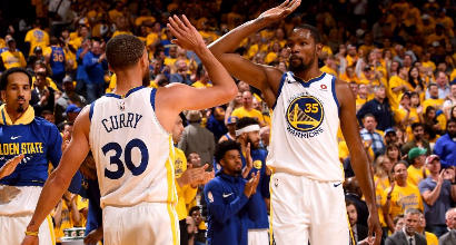 Nba playoff, Golden State-Houston 126-85, Warriors 2-1 nella serie