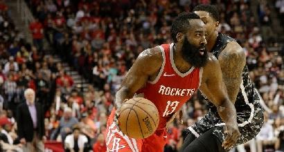 Nba: Harden fa volare Houston, San Antonio è nei guai