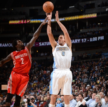 Nba: Belinelli e Gallinari non bastano, cadono Spurs e Nuggets Nba: Belinelli e Gallinari non bastano, cadono Spurs e Nuggets