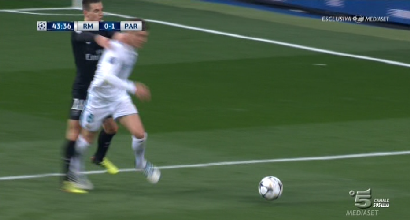 La moviola di Real Madrid-Psg: serata difficile per Rocchi (con pallonata in faccia)