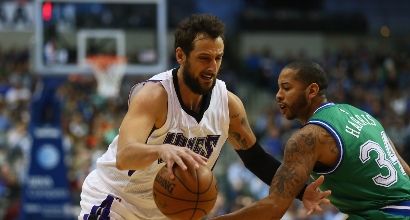 Nba: Belinelli resta a secco, Sacramento sconfitta