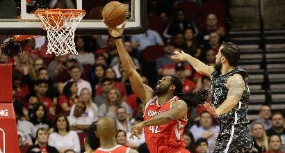 Nba: non sbaglia un colpo Houston, Golden State torna al successo