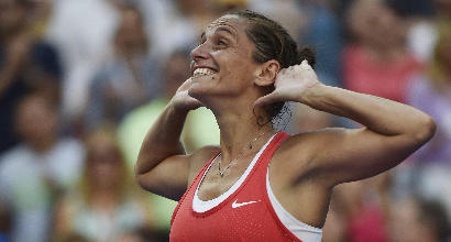 Tennis, Vinci derubata. Ma ritrova il sorriso