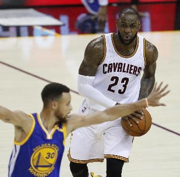 Nba, LeBron: "Io ai Warriors? Sono scoppiato a ridere"
