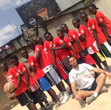 Slums Dunk: Bruno Cerella porta il basket in Africa Slums Dunk: Bruno Cerella porta il basket in Africa