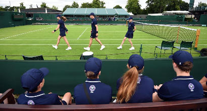 Tennisti troppo viziati? Corsi extra per i raccattapalle per coccolare i giocatori