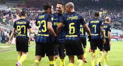 Inter, Eder e Joao Mario si ribaltano con la moto d'acqua