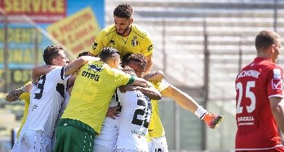 Serie B: Parma e Palermo non sbagliano, Venezia ok