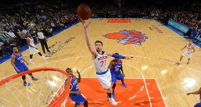 Nba: Bargnani, lesione al legamento del gomito Nba: Bargnani, lesione al legamento del gomito