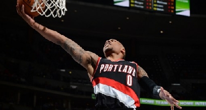 Nba: Harden e Lillard, una notte da leoni Nba: Harden e Lillard, una notte da leoni