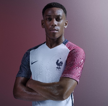 Francia e la nuova seconda maglia bianca: ecco perché