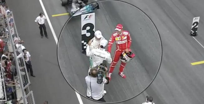 F1 Austria, Hamilton si volta alla richiesta di una stretta di mano con Vettel