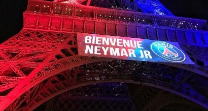 Neymar illumina la Tour Eiffel