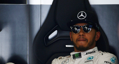I fans di Hamilton in subbuglio, la Mercedes li placa