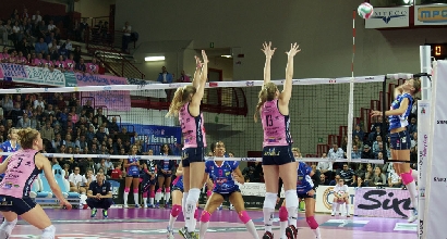 Volley, A1 femminile: la Pomì espugna Novara e balza in testa