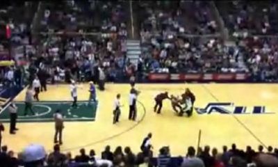 Nba, botte tra la mascotte e un tifoso Nba, botte tra la mascotte e un tifoso