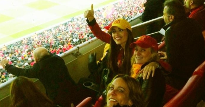 Foto Yolanthe Cabau Foto Yolanthe Cabau