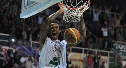 Basket, semifinale gara-4: Siena-Varese 78-77 Basket, semifinale gara-4: Siena-Varese 78-77