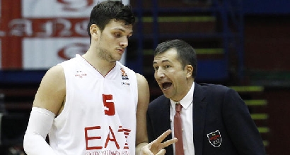 Basket: bufera Milano, scoppia il caso Gentile Basket: bufera Milano, scoppia il caso Gentile