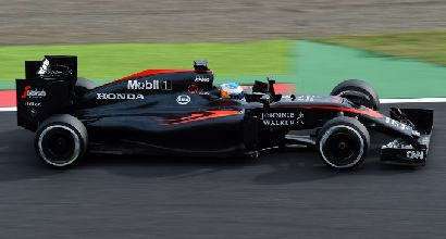 F1, Alonso si sfoga in diretta: "Abbiamo un motore da GP2"