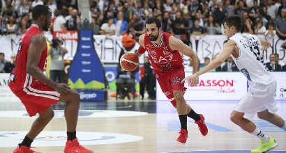 Basket, Serie A: Aquila in volo, Olimpia ko