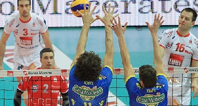 Volley, A1: rullo Macerata, battuta anche Modena Volley, A1: rullo Macerata, battuta anche Modena