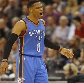 NBA: mostro Westbrook, Cavs ko a San Antonio