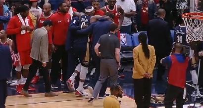 Nba, rottura del tendine d'Achille per DaMarcus Cousins: stagione finita