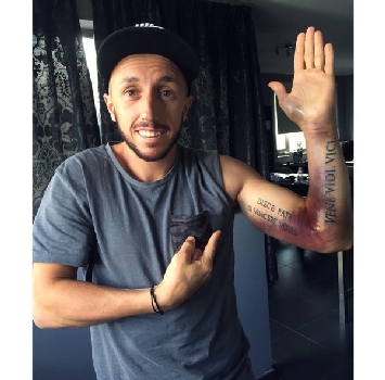 Motocross: ecco il braccio fuori uso di Cairoli