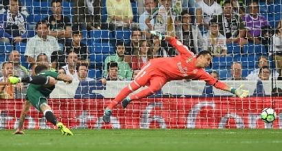 Rinnovo Benzema, è ufficiale: ha firmato sino al 2021 Rinnovo Benzema, è ufficiale: ha firmato sino al 2021
