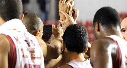 Basket, serie A: Cantù ko a Trento, Roma corsara Basket, serie A: Cantù ko a Trento, Roma corsara
