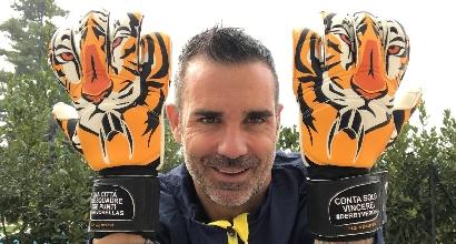 La tigre Sorrentino, guanti speciali per il derby