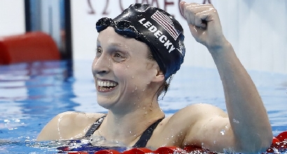 800 SL DONNE- LEDECKY UN RECORD DISUMANO