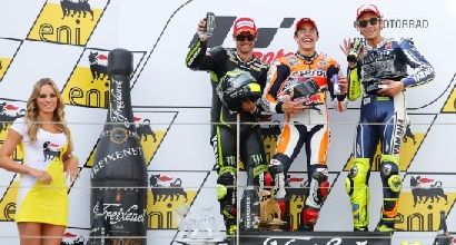 Marquez Crutchlow e Rossi sul podio foto MotoGP.com Marquez Crutchlow e Rossi sul podio foto MotoGP.com